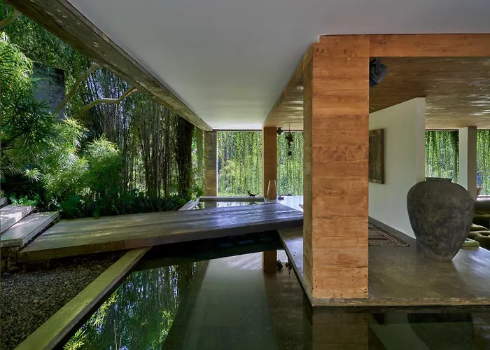 Chameleon Bali Villa *